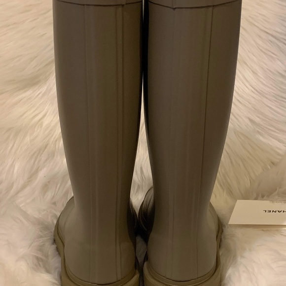 ✨‼️SOLD‼️Brand new authentic chanel rain boots size 36 dark beige - Picture 5 of 6
